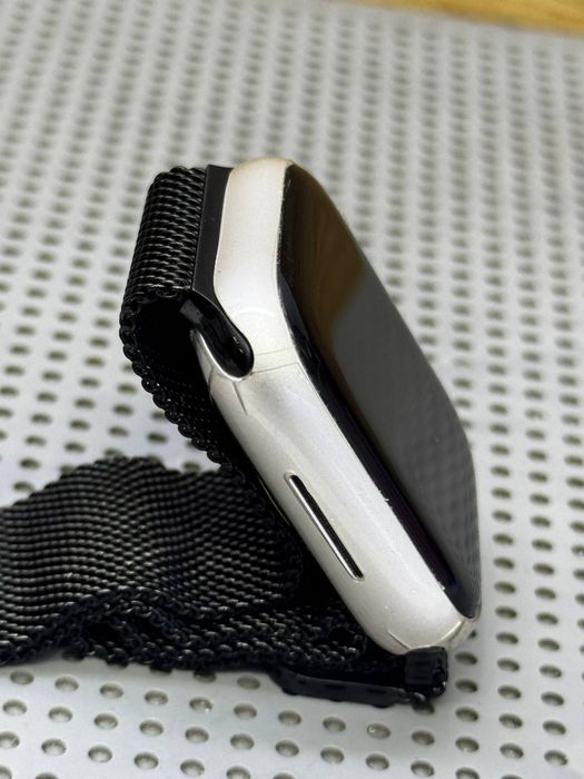Apple watch 7.41
Yomkisti 84% 
holati yahshi 
Zaryadchik yòq 
Ek