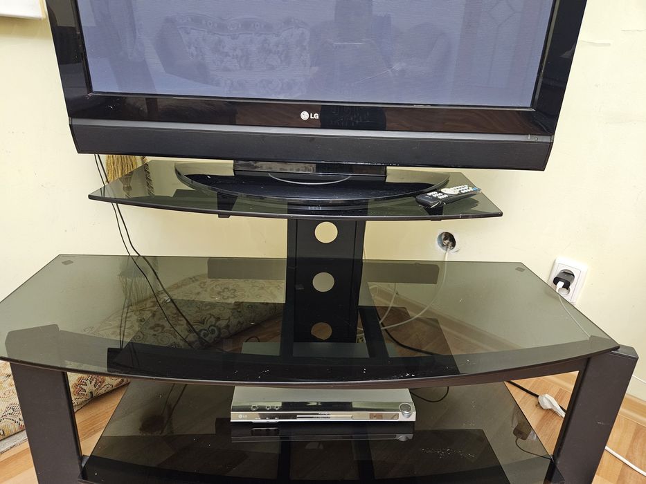 Продам тумбу под ТВ