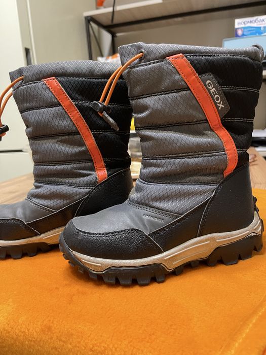 Продам сапожки для мальчика