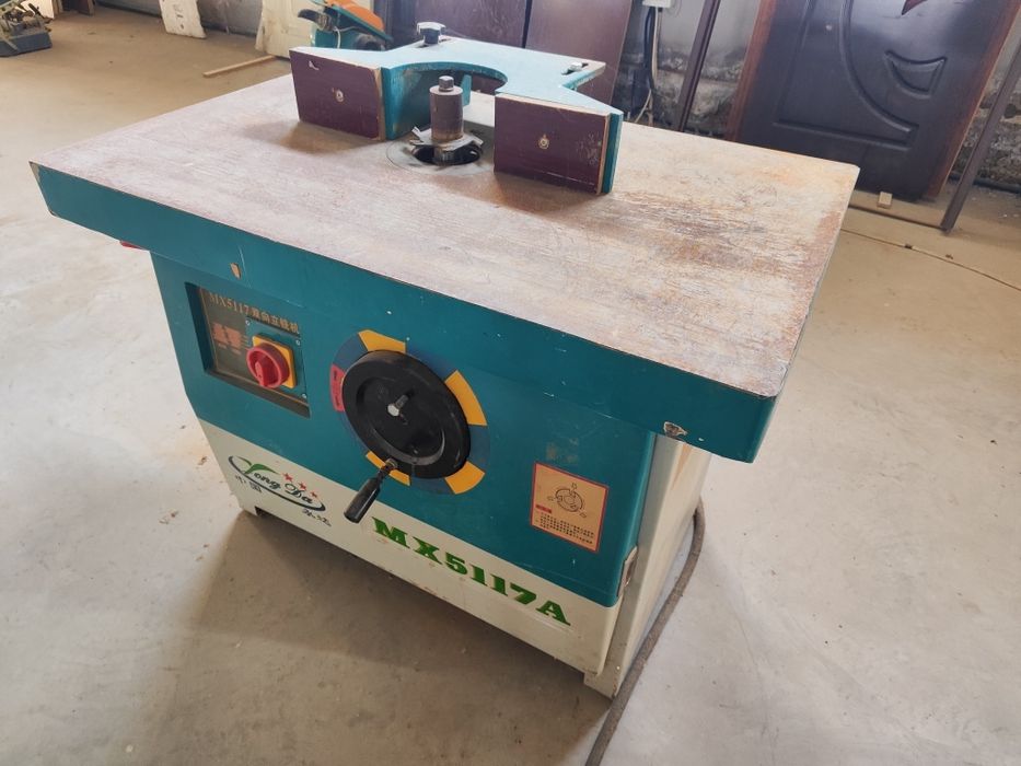 Вертикал фреза МХ 5117А сотилади.