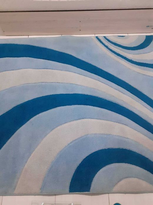 Продавам запазен мокетен килим - 35лв.