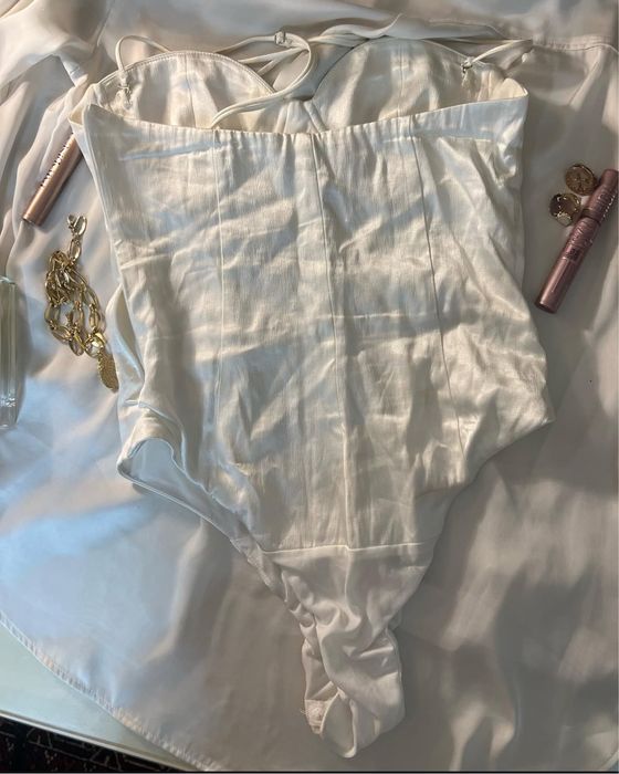 Продам  белый боди из Zara