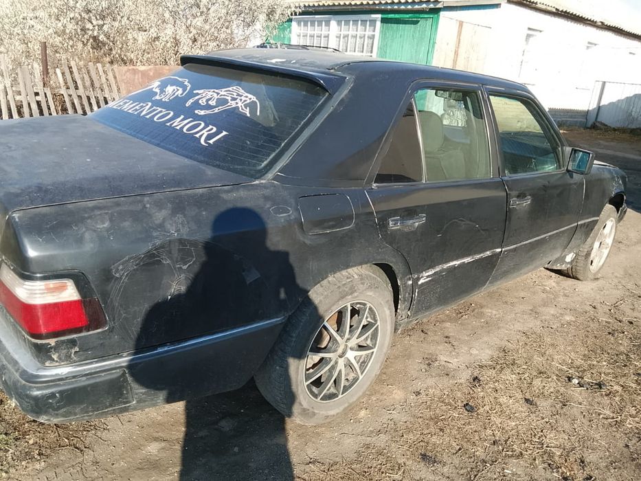 Продам mercedes 124 е260