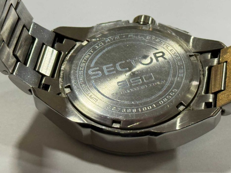 Мъжки часовник Sector No Limits 950