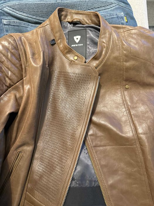 MOTO- Geaca piele REVIT Restless 1200RON Blugi TRILOBITE 800RON