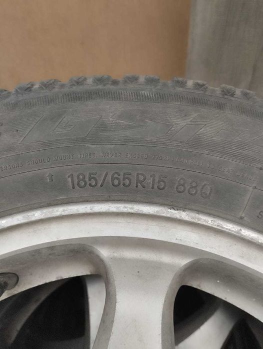 Комплект резины с дискими.