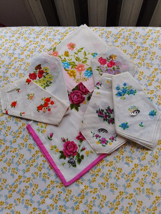 Носни кърпи - дамски и детски