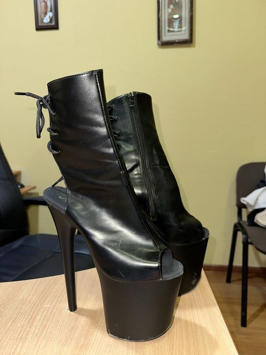 Туфли танцевальные стрипы тройки