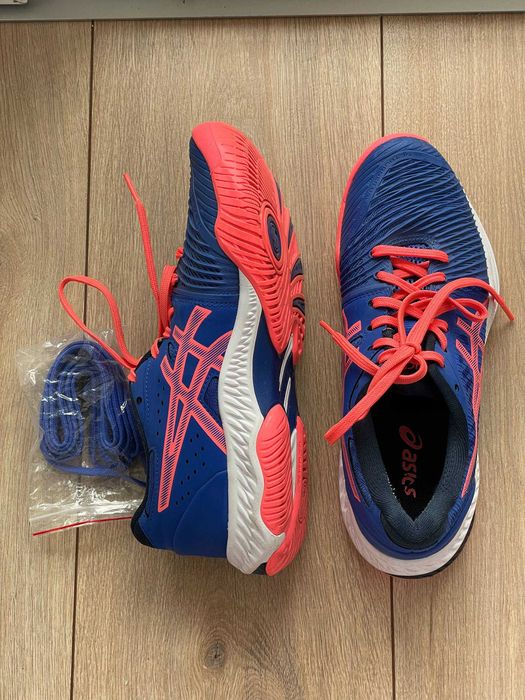 Кроссовки Asics волейбольные