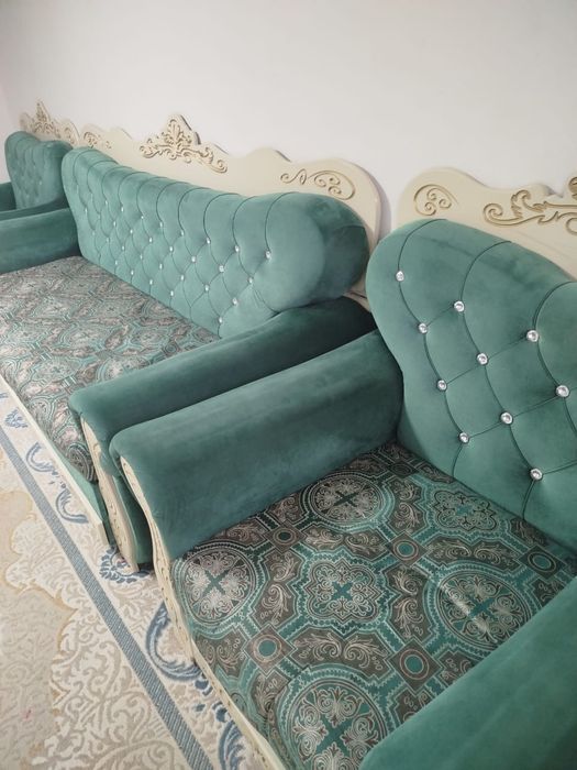 Продам диван тройку в отличном состоянии