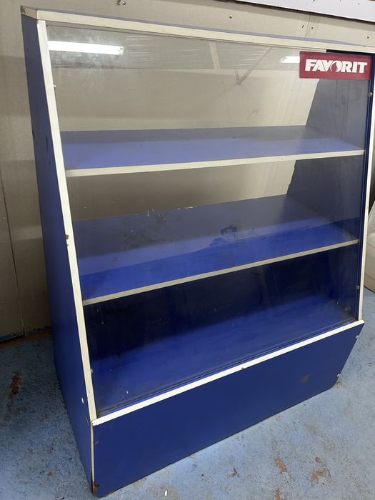 Продам витрину стеклянную