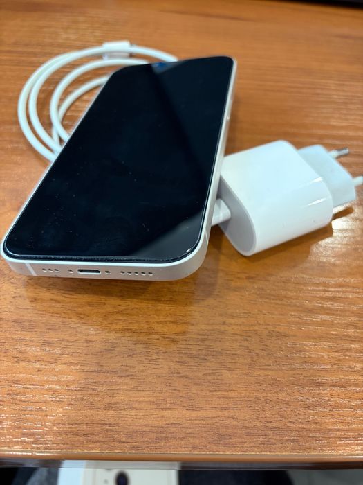 iPhone 13, бял - 128 GB