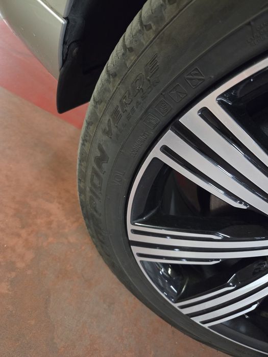 Всесезонни гуми  275 40 21 dot 2022 Pirelli Scorpion