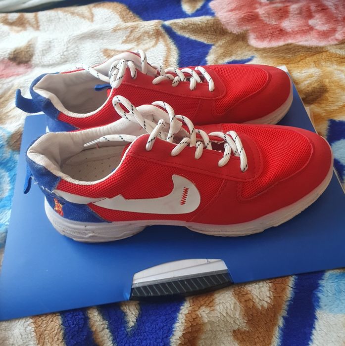 Продам кроссовки размер 38