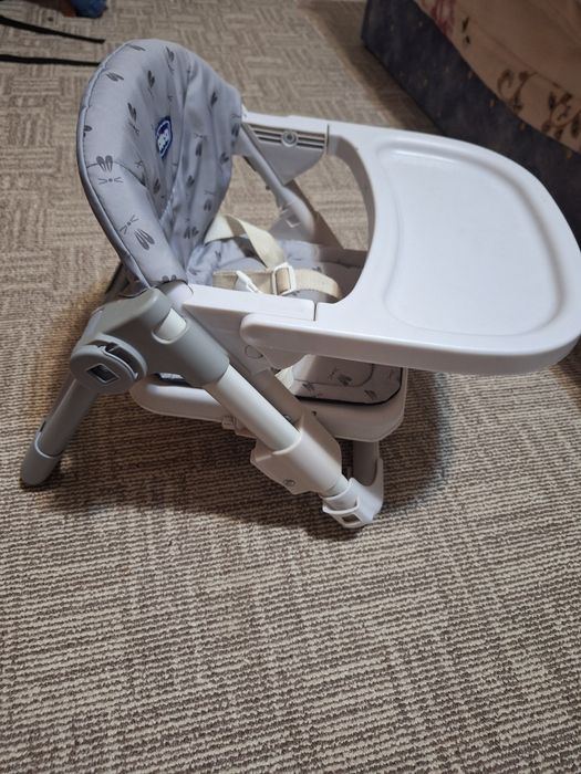 Scaun de masa Chicco Booster, Chairy, de la 6 luniChairy este noul sca