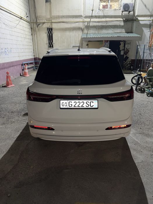 Dongfeng Fengon S508 Hybrid 2023