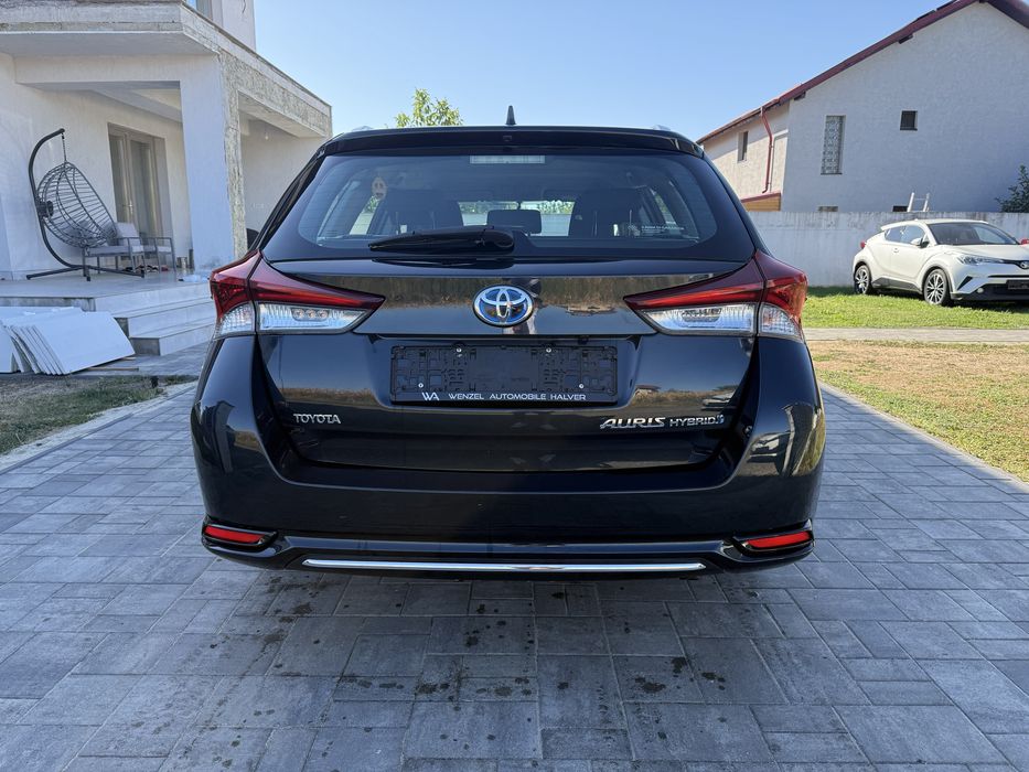 Toyota Auris 2017 Hybrid Lounge Istoric Toyota  119.000km