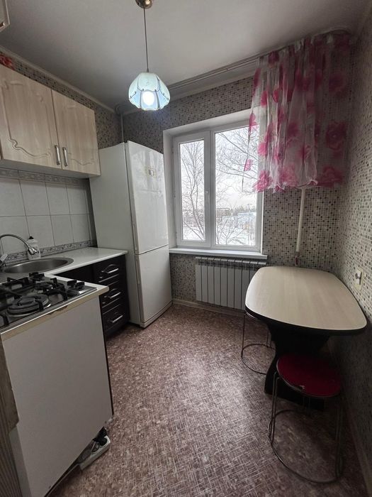 продам 2-х ком. 46кв. 4мкр. 3-этаж