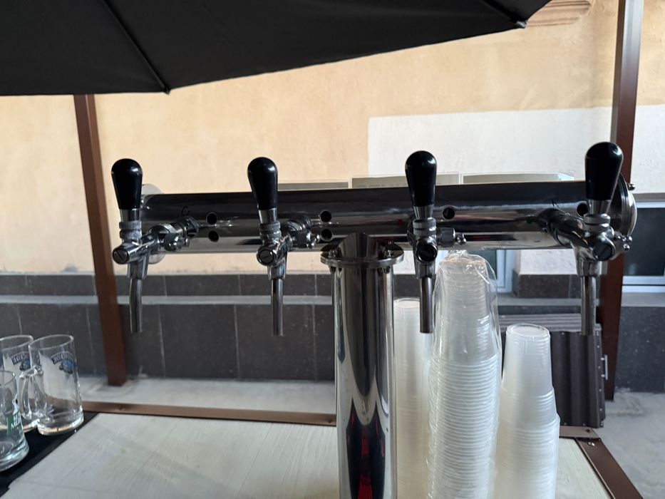 Продажа кваса , лимонад , прохладительных напитков .