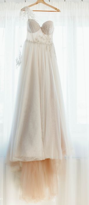 Vand rochie mireasa
