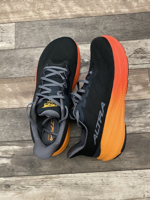Adidasi Altra Sport