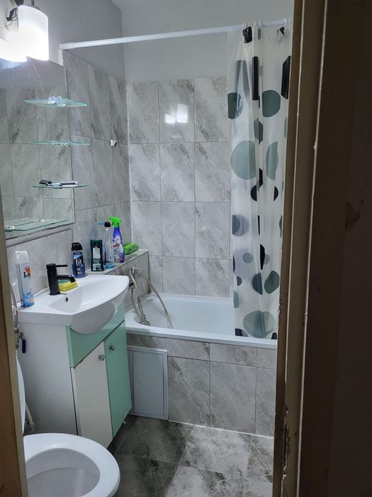 Închiriez apartament cu două camere