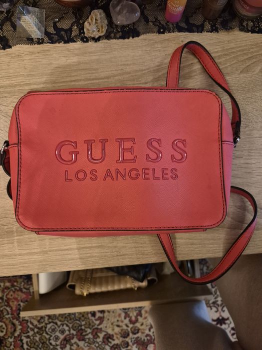 Чанта Guess и Bora