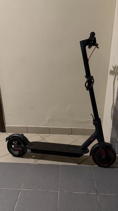 Электросамокат Xiaomi m365 pro.