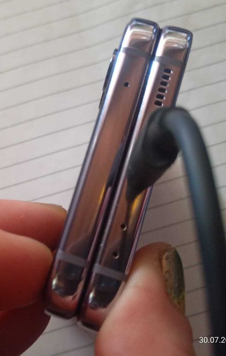 Samsung Galaxy Z Flip 4 - За части (Работеща платка)