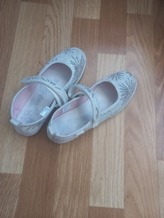 Детские босоножки