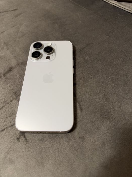 Iphone 15 pro Silver