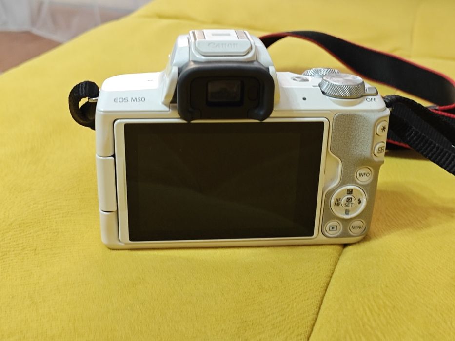 Продам Canon EOS M 50
