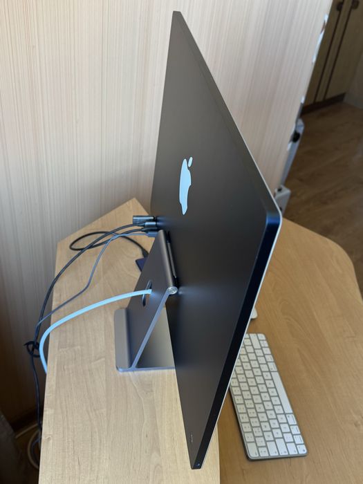 Apple iMac 24” M1 / 16GB RAM / 256GB SSD / 4.5K Retina