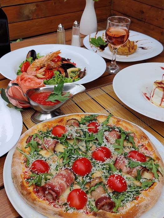 Servicii catering pentru companii! Inchiriere saloane pentru diverse evenimente! Meniul zilei cu livrare  pentru companii!