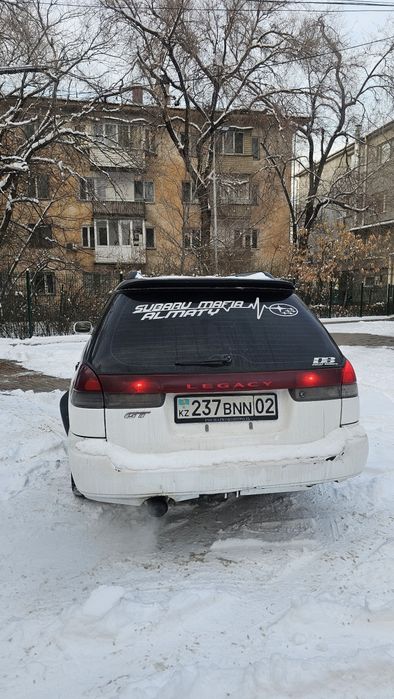 Машина Subaru legacy