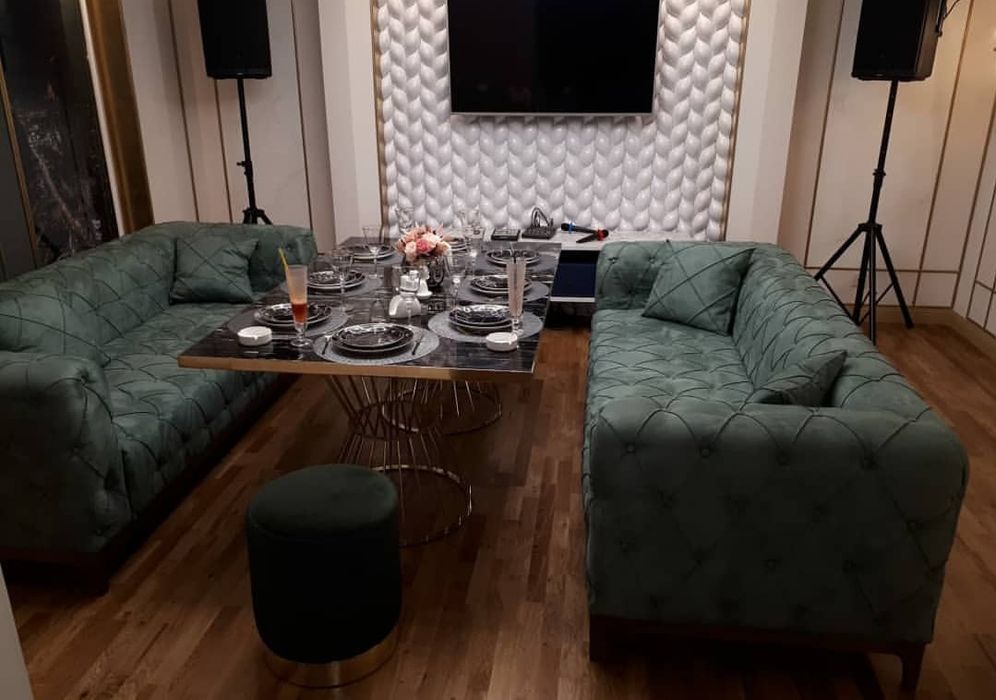 Диваны для кафе ресторанов, столы, стулья