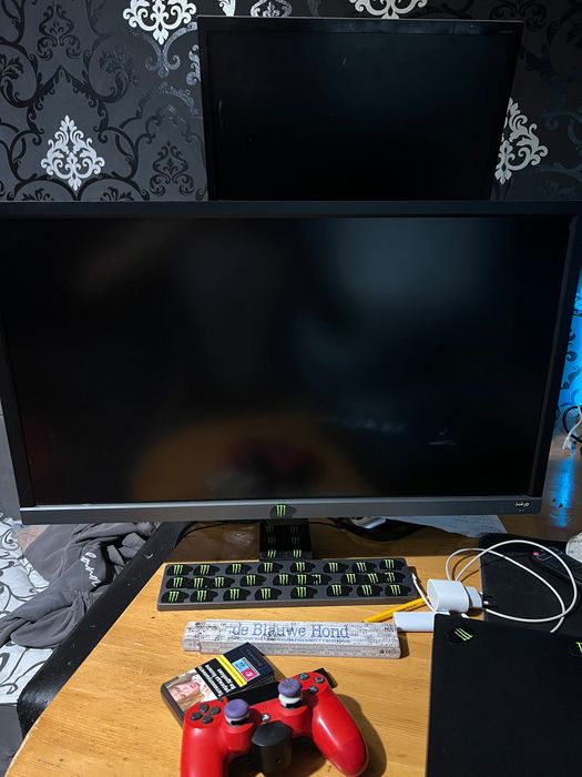 Ps4 Pro (пакет с монитор 27инч HDR Benq, джойстик и игри)