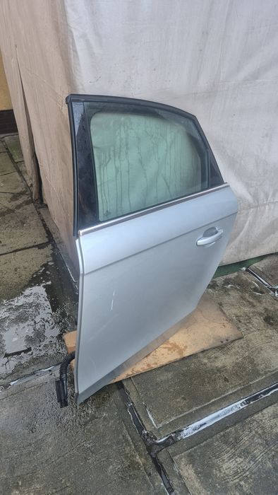 Usa spate  audi a4 b8