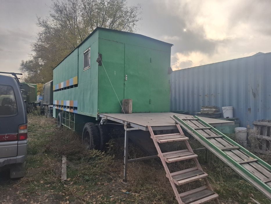 Пчелопавильон и зил 131