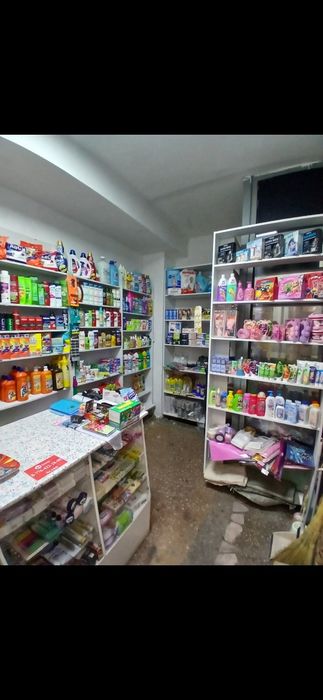 Продам ветрина полки