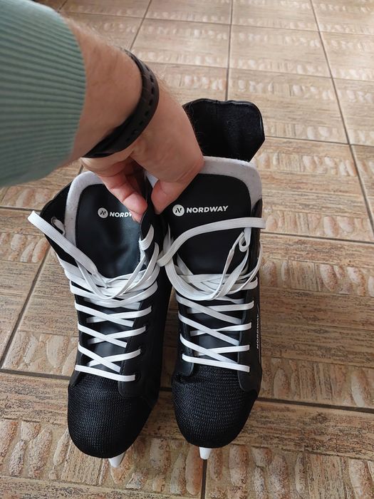 Продам коньки Nordway