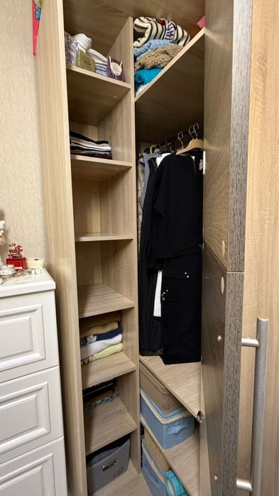 Шкаф в очень хорошем состоянии