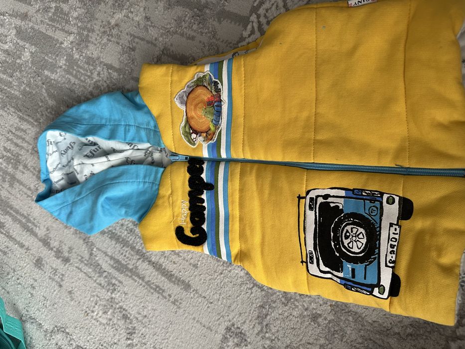 Детская куртка 2000 тенге