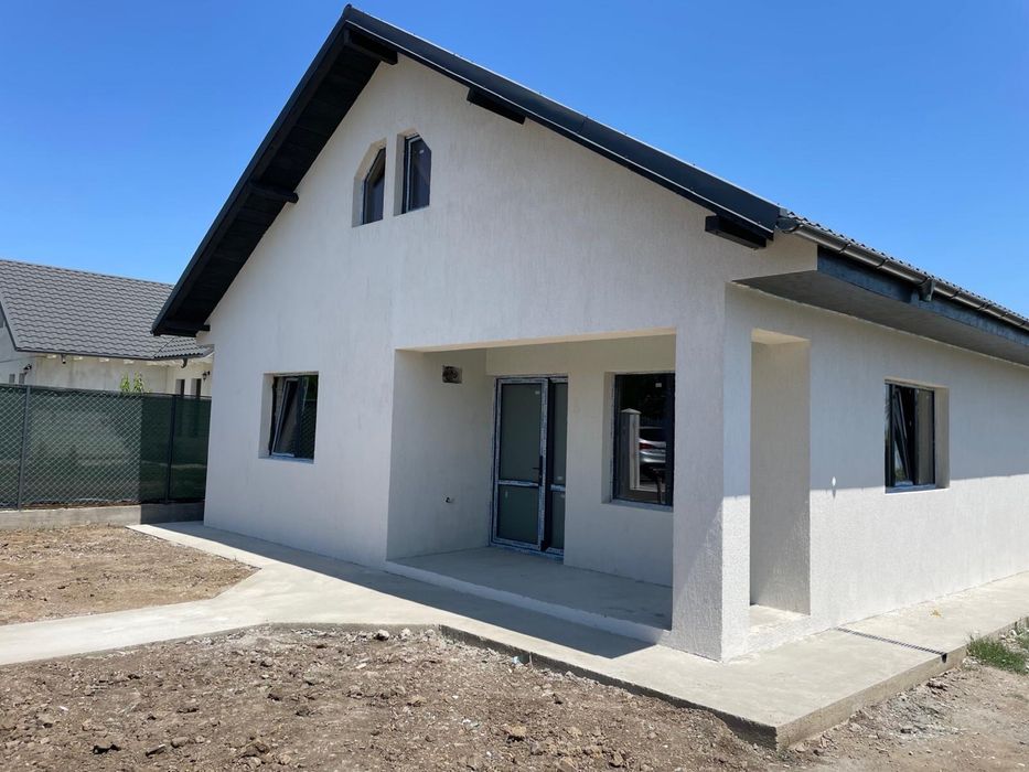 Vand casa in Com. Sendreni (cartierul nou)