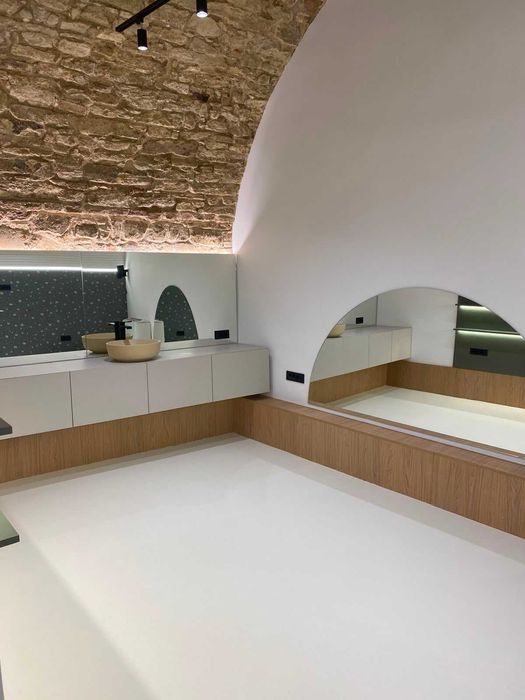 Spațiu de inchiriat - Spațiu nou renovat - Destinație Salon - zona Memorandumului