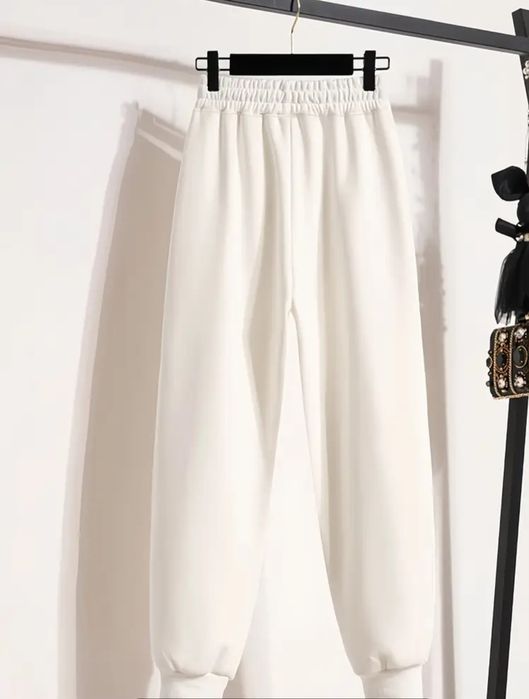 Pantaloni de trening pentru femei