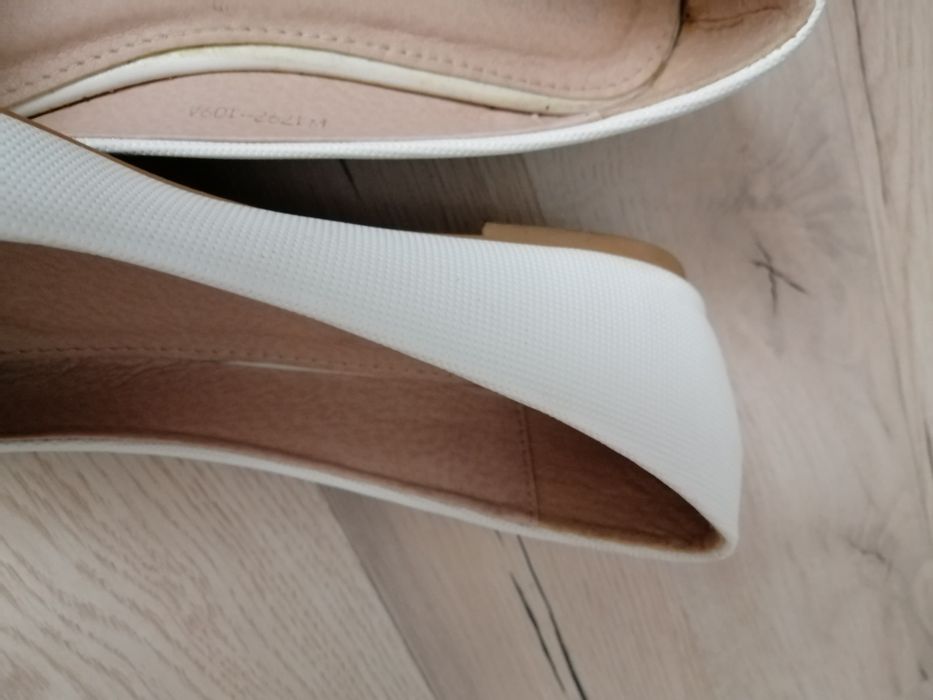 Balerini  albe elegante mărimea 38-39