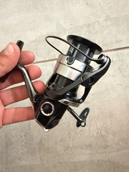 Vand 2 mulinete shimano vanquish si Daiwa