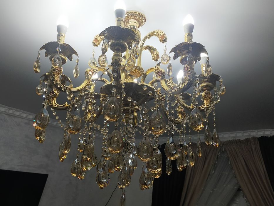 Люстра 8 ламповый