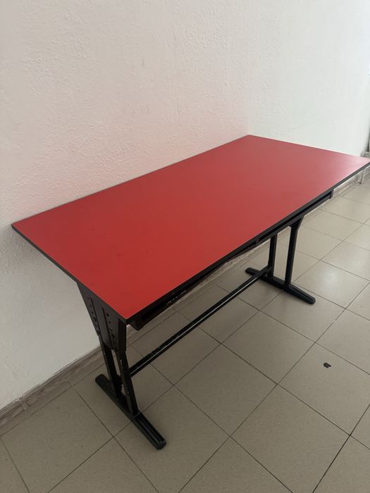 Парта школьная 4 штук, стулья 4шт